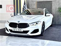 بی ئێم دەبڵیو 8 سیریەس